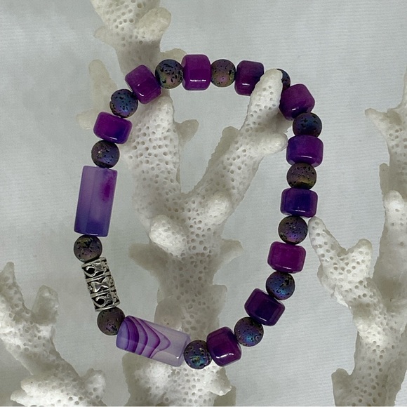 Hand Crafted Purple Agate and Crystal Druzy Quartz Geode Bead Stretchy Bracelet - Picture 11 of 15